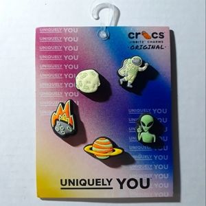 (New) Crocs Glow In The Dark Jibbitz Set